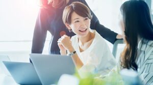 人として